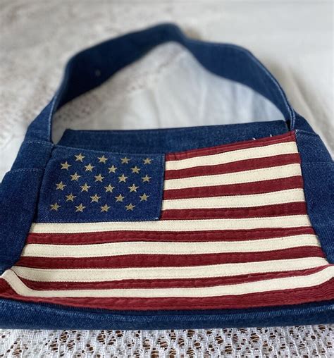 flag purse or patriotic purse.